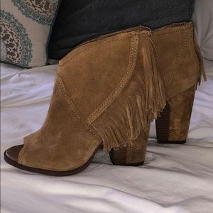 Gianni Bini Western Heels size 6